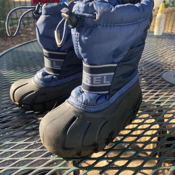 Sorel Snow Boot Size 8 - Picture 2 of 4